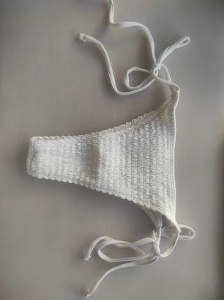 Braga bikini blanca