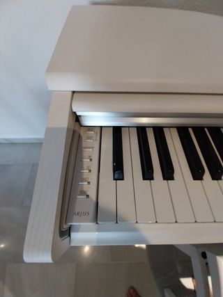 Oportunidad! Piano Yamaha