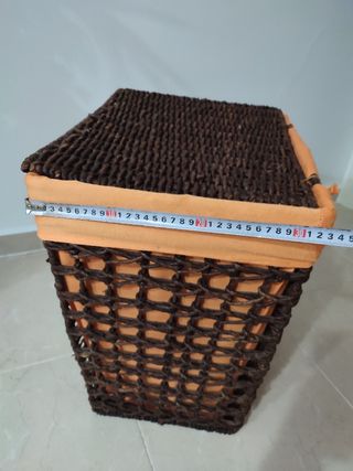 Cesto ropa mimbre marrón-naranja