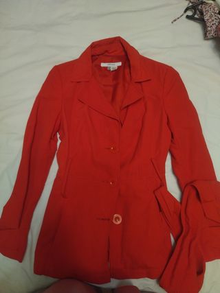 Gabardina roja corta