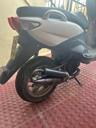 Yamaha Neos Scooter