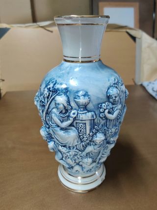 Jarrón Capodimonte: Azul y blanco