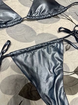 Bikini metálico triángulo