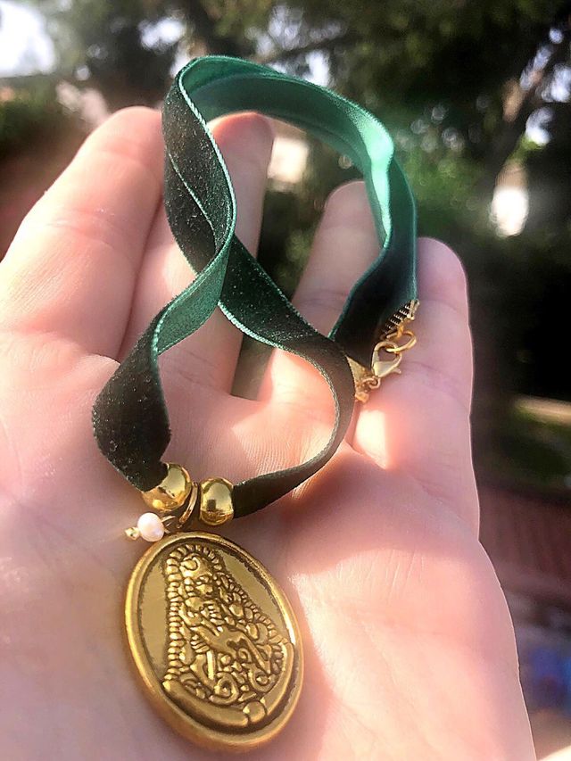 Collar Virgen Rocío - Terciopelo Verde