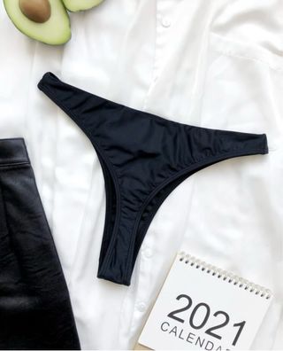 Bikini tanga negro
