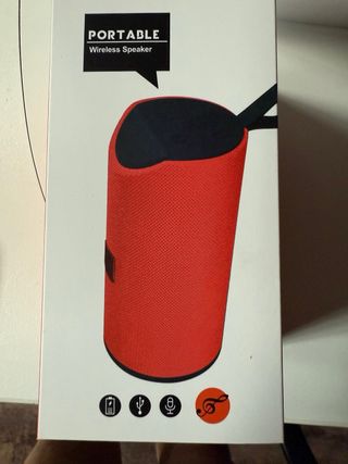 Altavoz portátil rojo