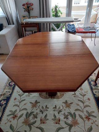 Mesa de Jantar Octagonal Antiga