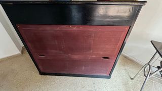 Piano antiguo de madera negra