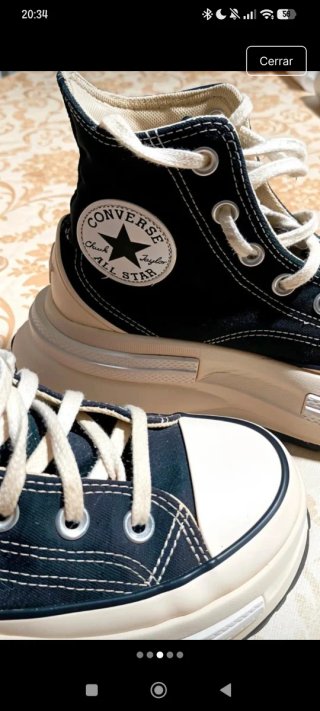Converse Chuck Taylor negras,