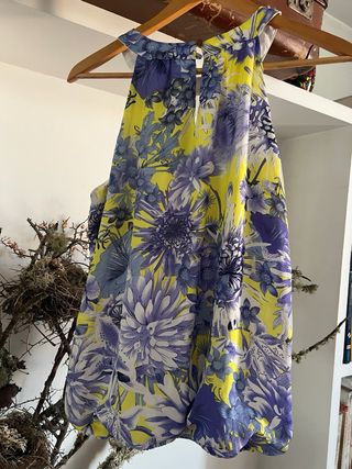 Blusa floral amarilla y morada