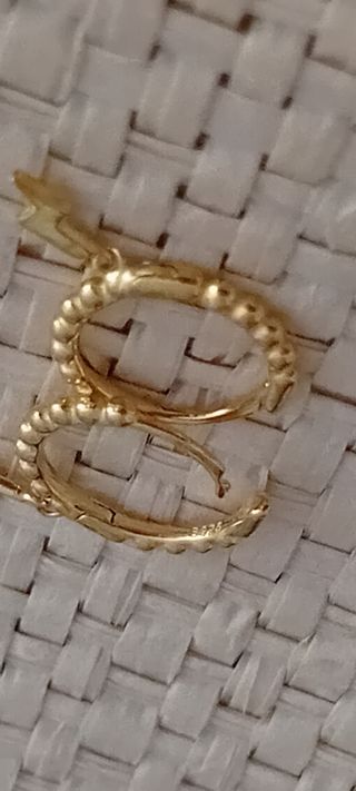 Pendientes Huggies con Charm Rayo