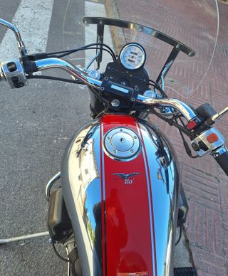 MOTO GUZZI CALIFORNIA METAL , 8O ANIVERSARIO