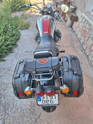 MOTO GUZZI CALIFORNIA METAL , 8O ANIVERSARIO