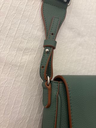 Bolso Emporio Armani piel verde oliva