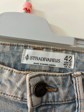 Vaqueros Mom Fit Stradivarius 466