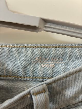 Vaqueros Mom Fit C&A