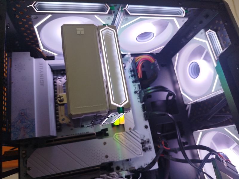 PC Ryzen 7 7700 Placa b650, 32GB RAM 6000 cl36