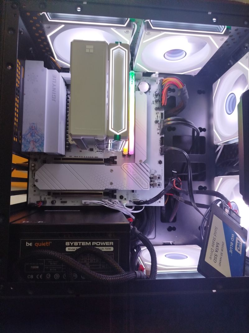 PC Ryzen 7 7700 Placa b650, 32GB RAM 6000 cl36 afbeelding 2