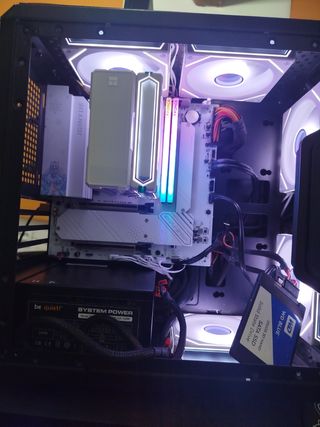 PC Ryzen 7 7700 Placa b650, 32GB RAM 6000 cl36
