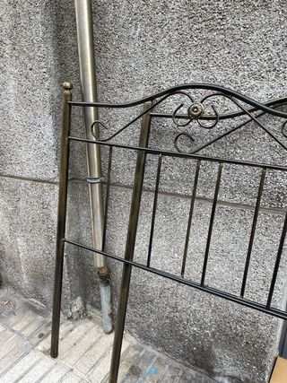 Cabecero forja negro-dorado 105cm