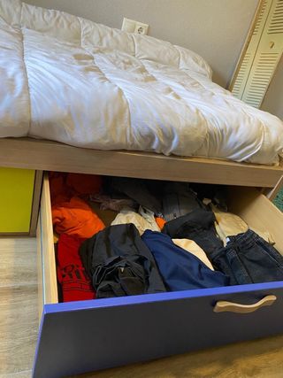 Habitación juvenil madera de nogal de Corte Inglés