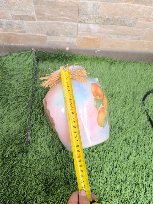 Jarrón cerámico decorado con frutas
Hecho a mano