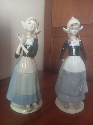 2 Statue Ceramica Dame Import Selection