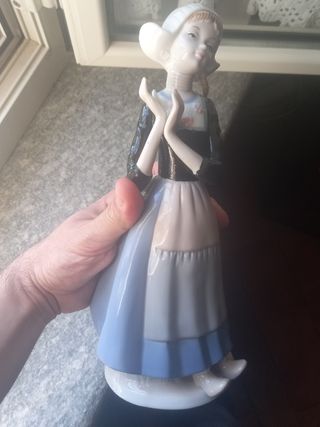 2 Statue Ceramica Dame Import Selection
