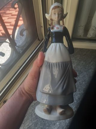 2 Statue Ceramica Dame Import Selection