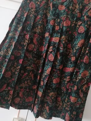 Falda midi vintage floral tablas