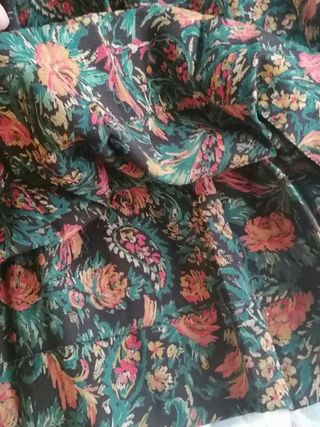 Falda midi vintage floral tablas