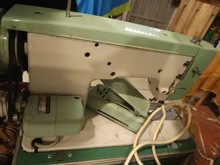 Máquina de coser Ambassador Antigua