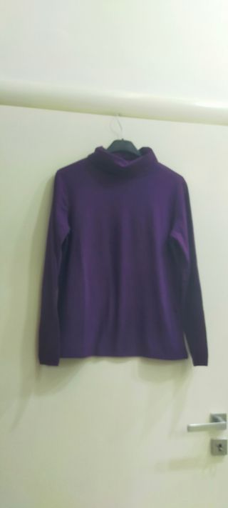 Maglione collo alto viola