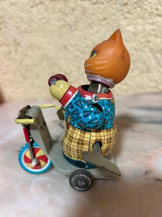 DOS JUGUETES DE HOJALATA VINTAGE