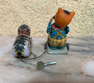 DOS JUGUETES DE HOJALATA VINTAGE