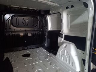 Fiat Doblò CARGO FURGÓN BASE PLUS 1.3 MJET 70KW