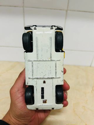 JEEP  GRUA DE HOJALATA PAYVA