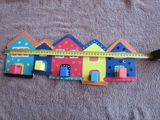 PERCHERO INFANTIL 5 GANCHOS CASITAS COLORES. IKEA