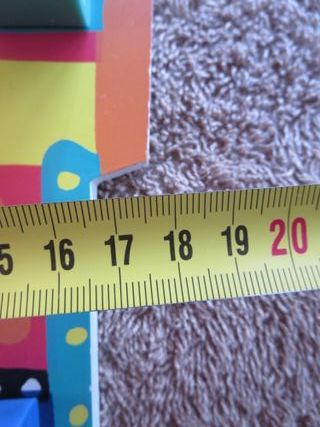 PERCHERO INFANTIL 5 GANCHOS CASITAS COLORES. IKEA