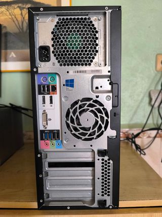 Computer i7, Windows 11. Wifi. 24 Gb di Ram. SSD