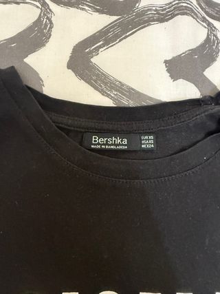 Camiseta Bershka negra XS