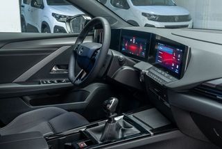 Opel Astra GS 1.2T XHT 130 CV 5P
