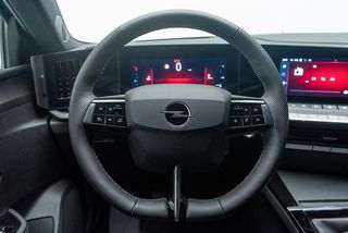 Opel Astra GS 1.2T XHT 130 CV 5P
