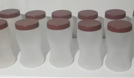 Lote de 9 botes  de plástico