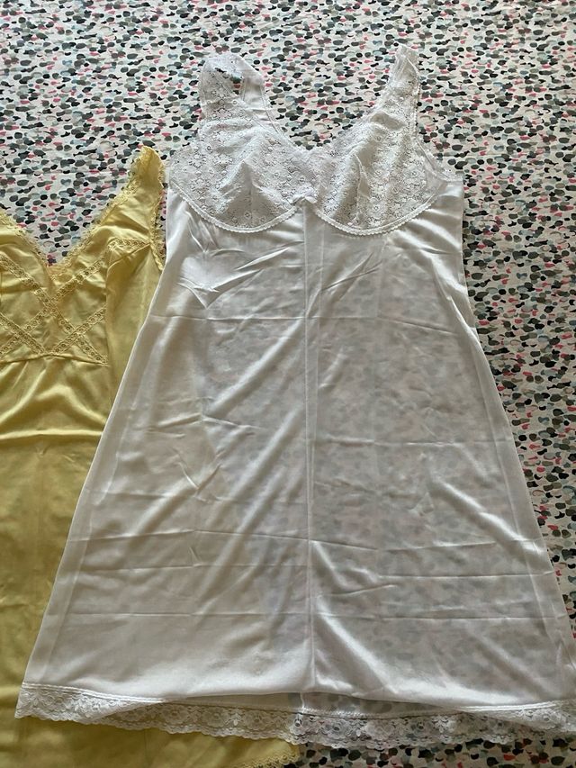 2 Sottovesti  gialla e bianca