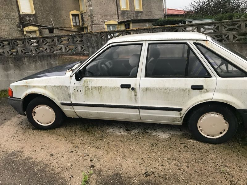 Ford Escort 1996 - foto 1