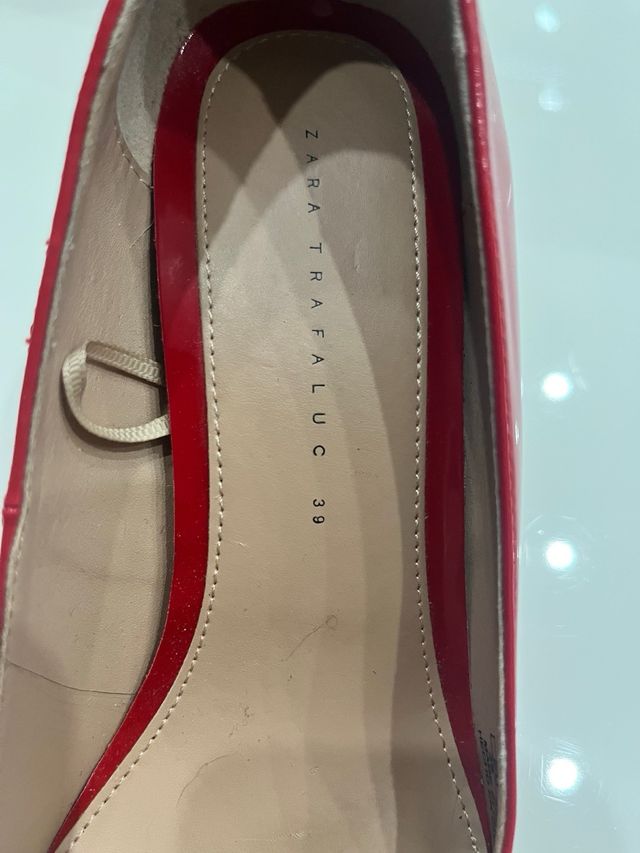Zapatos Zara rojos