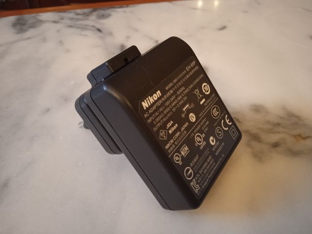 Cargador Nikon EH-68P