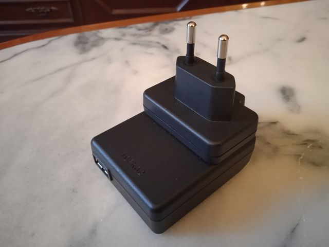 Cargador Nikon EH-68P