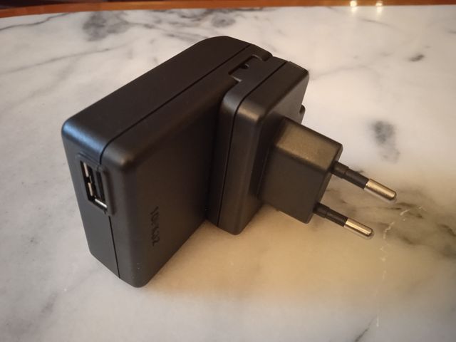 Cargador Nikon EH-68P